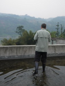 袁昕老師涉水踏勘